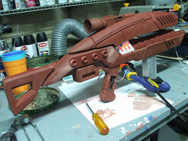 Awesome Mass Effect Rifle Replica (61 pics) Awesome Mass Effect Rifle Replica (61 pics)