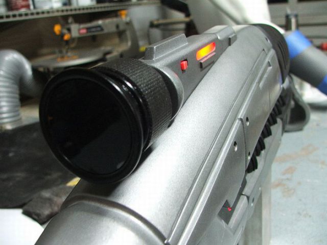 Awesome Mass Effect Rifle Replica (61 pics) Awesome Mass Effect Rifle Replica (61 pics)