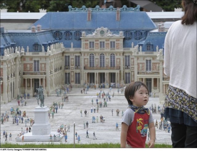 Travel the Globe in One Afternoon (14 pics)