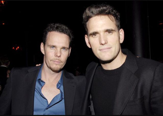 Celebrities and Their Siblings (84 pics)