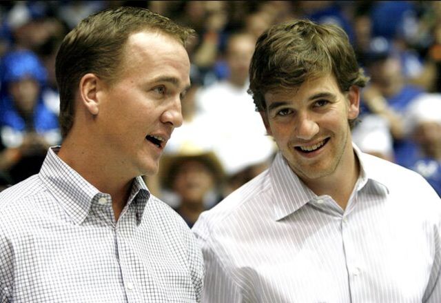 Celebrities and Their Siblings (84 pics)