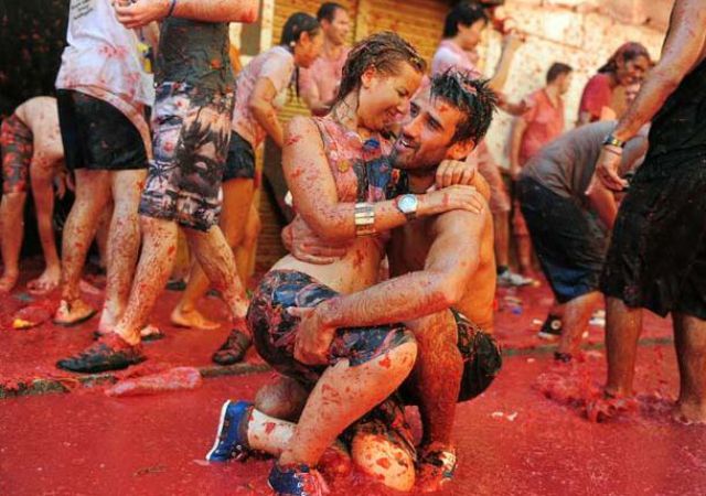 Tomato Fight (64 pics)