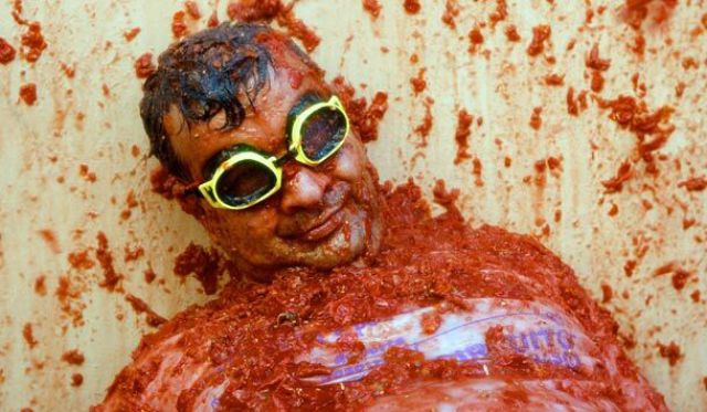 Tomato Fight (64 pics)