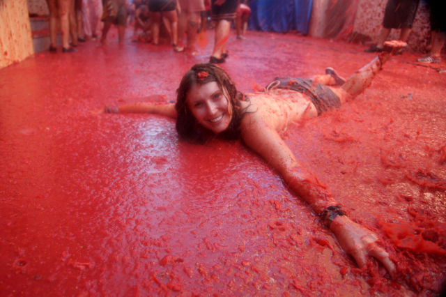 Tomato Fight (64 pics)