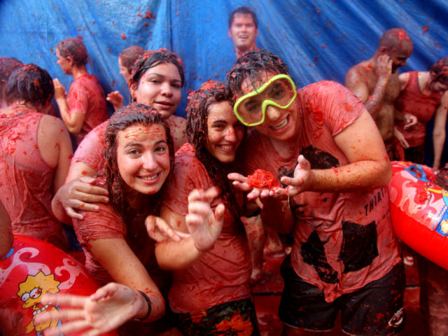 Tomato Fight (64 pics)
