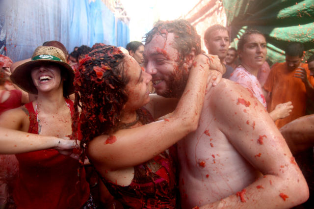Tomato Fight (64 pics)