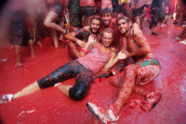Tomato Fight (64 pics)