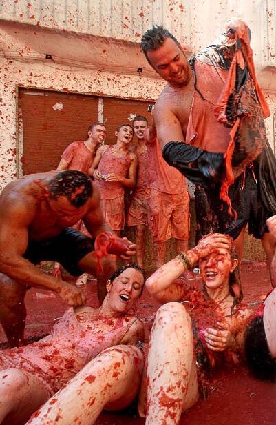 Tomato Fight (64 pics)