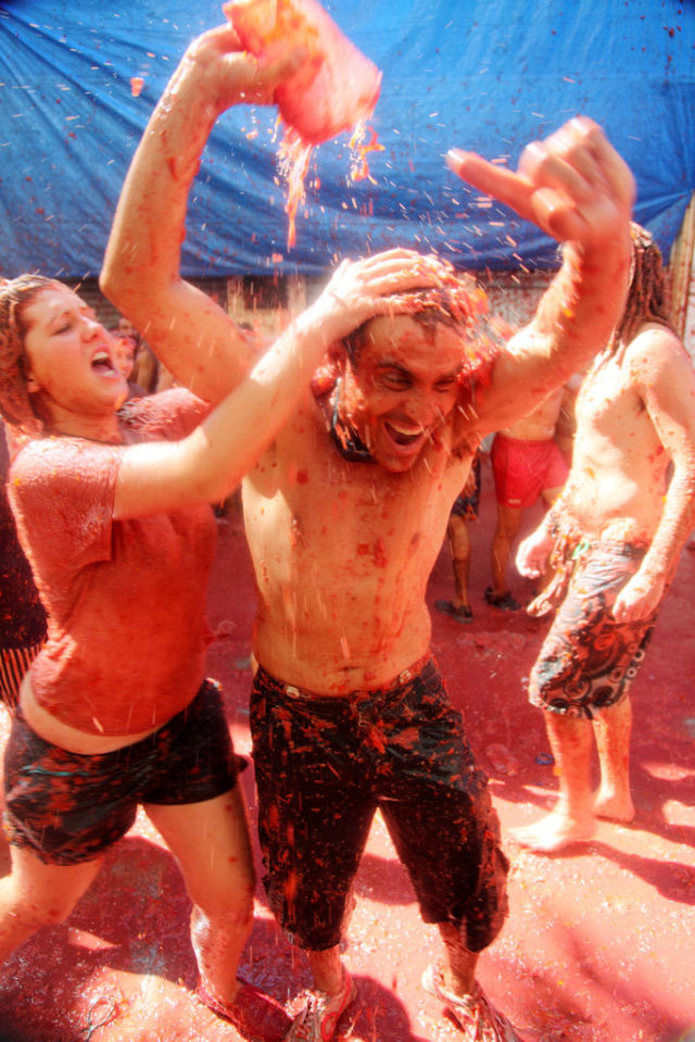 Tomato Fight (64 pics)