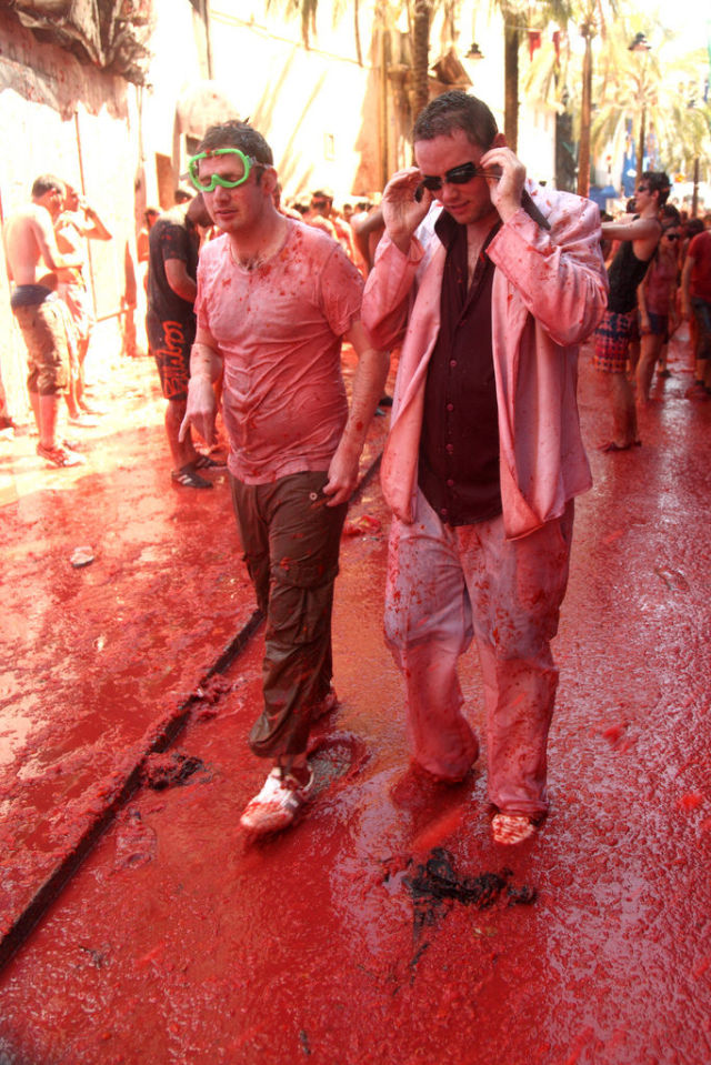Tomato Fight (64 pics)
