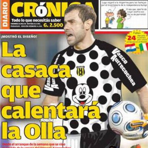 Pablo Aurrecochea - The Most Extravagant Goalkeeper in the World (11 pics)