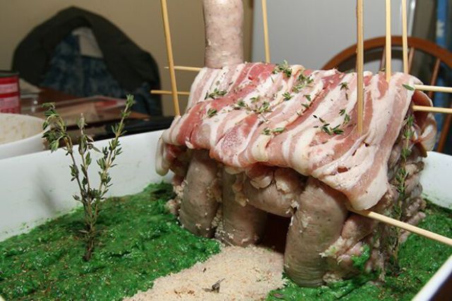 Meet the Meat House (24 pics)