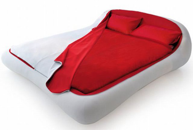 A Bed With Zippers (7 pics)